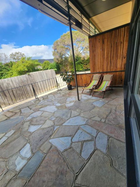 Rosebud Retro Retreat - Accommodation Mount Tamborine 3