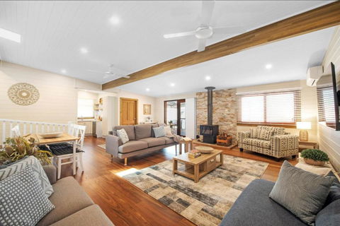 Rosemill Cottage - Mobility Friendly Accommodation Never Looked Better! - Accommodation Mount Tamborine 1