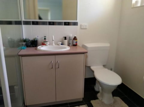 Ross - Accommodation Mount Tamborine 1