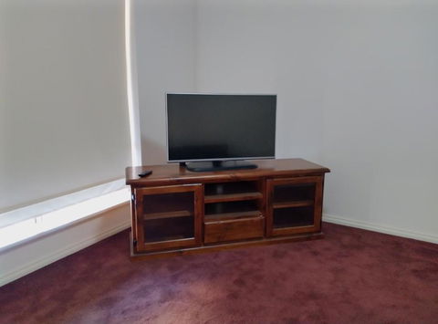 Ross - Accommodation Mount Tamborine 2