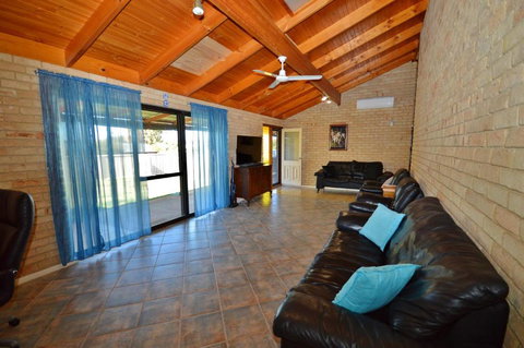 Rossys Retreat - Kalbarri WA - Accommodation Mount Tamborine 0