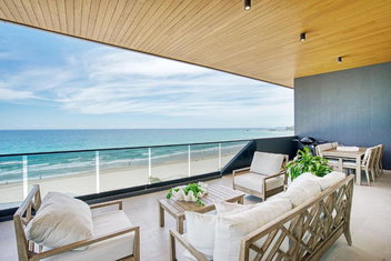 Sable Penthouse At Palm Beach\'s Waterfront with Accommodation Mount Tamborine