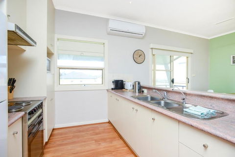 Salt - Aldinga Beach - C21 SouthCoast Holidays - Accommodation Mount Tamborine 2