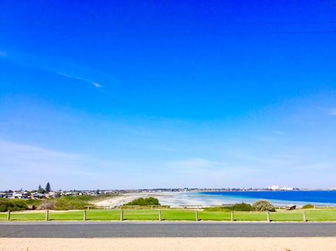 SALT @ North Beach WALLAROO (absolute Beachfront) - Accommodation Mount Tamborine 0