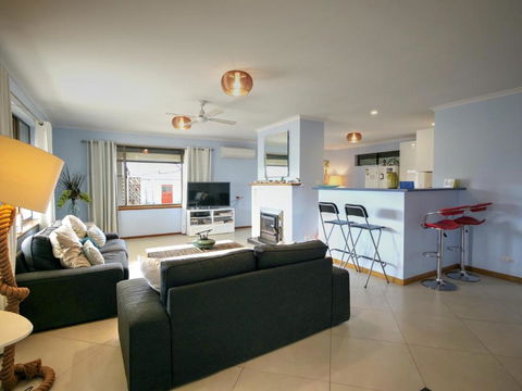 Salty Air Apartments Kingscote Kangaroo Island - Accommodation Mount Tamborine 3