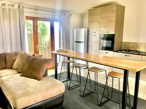 Salty Blue Beach House - Accommodation Mount Tamborine 3