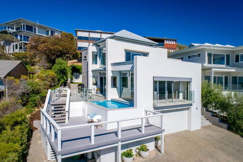 Salty Kiss I Private Properties - Accommodation Mount Tamborine 1