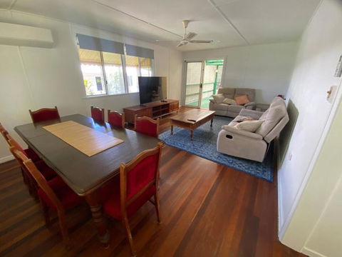 Samantha - Accommodation Mount Tamborine 0