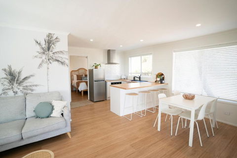 Sanbis Cabin - Hidden Boutique Retreat, Sea Views - Accommodation Mount Tamborine 2