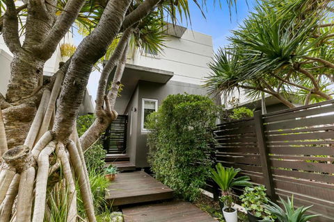 Sanctuary @ Sunshine - Accommodation Mount Tamborine 2