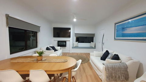 Sand And Swell At Sawtell - Accommodation Mount Tamborine 0