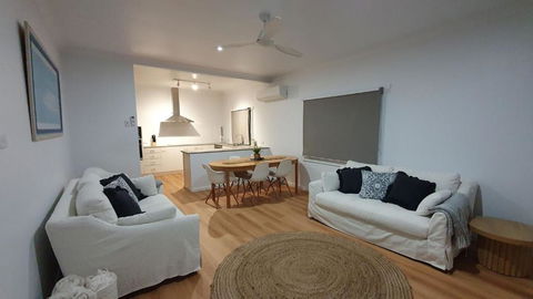 Sand And Swell At Sawtell - Accommodation Mount Tamborine 2