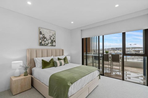 Sailview Escape - A Tranquil Marina Hideaway - Accommodation Mount Tamborine 1