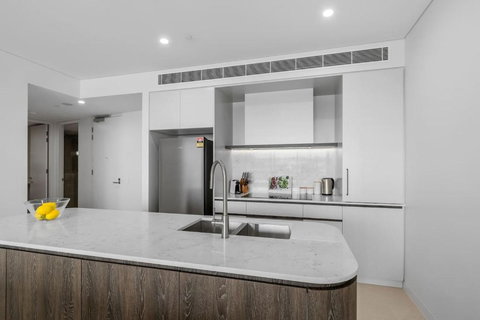 Sailview Escape - A Tranquil Marina Hideaway - Accommodation Mount Tamborine 2