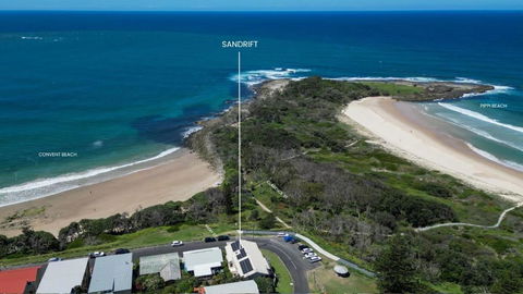 Sandrift Two - Oceanstays - Accommodation Mount Tamborine 3