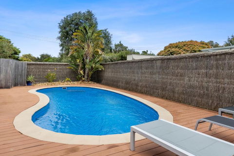 SANDY ANN At Lonnie - Accommodation Mount Tamborine 0