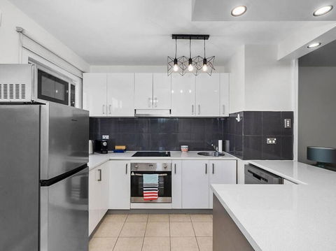Sandy Bay Apartment With Hobart River View, Near UTAS - Stroll To Cafes And Shops - Accommodation Mount Tamborine 3