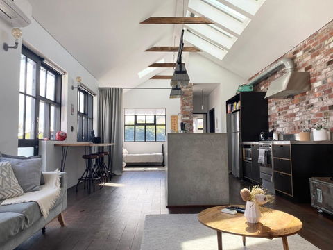 T H E L O F T - Stunning Private Apartment - Accommodation Mount Tamborine 2