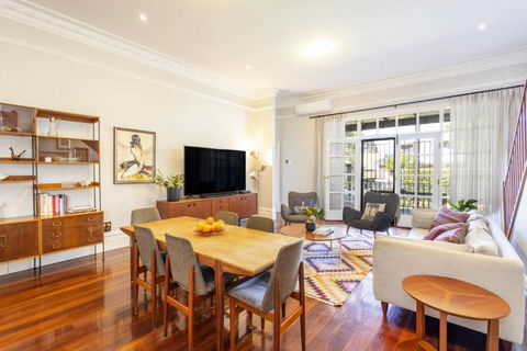 The Federation Cottage - EXECUTIVE ESCAPES - Accommodation Mount Tamborine 2