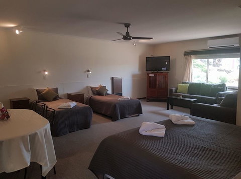 Beachport Motor Inn - Accommodation Mount Tamborine 1