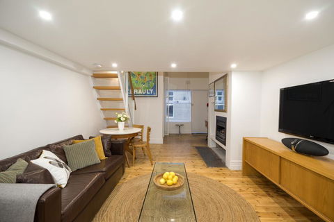 Beachside Luxury Loft Apartment - Accommodation Mount Tamborine 1
