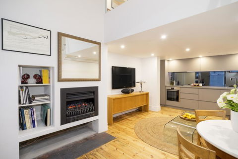 Beachside Luxury Loft Apartment - Accommodation Mount Tamborine 3