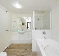 Beachside Neptune Resort Apt Upgraded - Accommodation Mount Tamborine