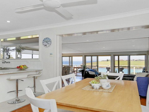 Beachview - Walking Track Straight Down To The Beach - Accommodation Mount Tamborine 3