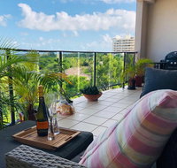 Beautiful spacious city apartment with views out to the Arafura Sea - Accommodation Mount Tamborine
