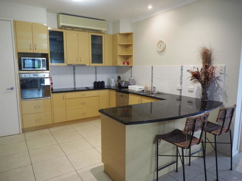 Bed And Breakfast With Airport Transfers And Rental Car - Accommodation Mount Tamborine 1