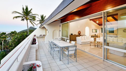 Bella Vista E9 - Ocean View Spacious 2 Bedroom With Golf Buggy - Accommodation Mount Tamborine 1