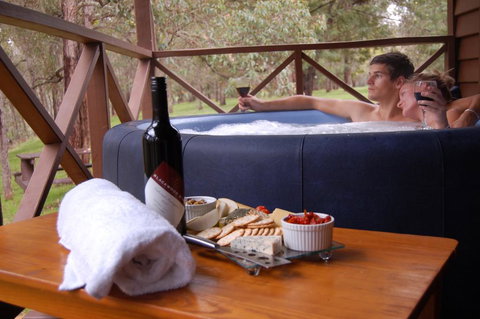 Beyonderup Falls Adult Retreat - Accommodation Mount Tamborine 3