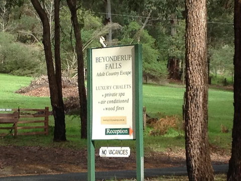 Beyonderup Falls Adult Retreat - Accommodation Mount Tamborine 1