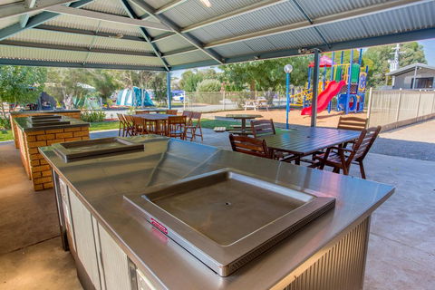BIG4 Shepparton Park Lane Holiday Park - Accommodation Mount Tamborine 2
