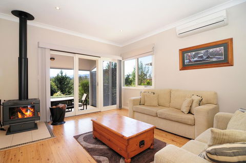 Bimbadeen - Comfortable Country Styled House! - Accommodation Mount Tamborine 2