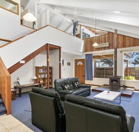Black Dolphin Waterfront Townhouse - Bay Views - Accommodation Mount Tamborine