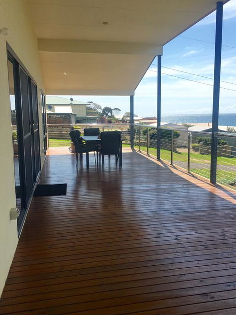 Blakeney Holiday House - Accommodation Mount Tamborine 3