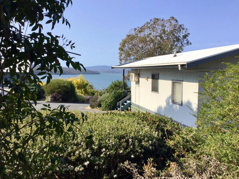 Blue Waters Holiday Cottages - Accommodation Mount Tamborine 0