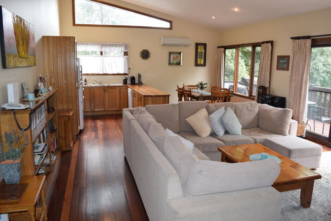 Bluebell Cottage - Accommodation Mount Tamborine 2