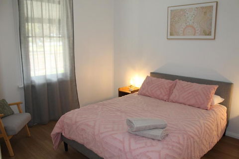 The Renmarkable Cottage - Accommodation Mount Tamborine 1