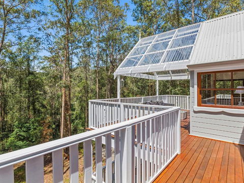 The Tree House - Accommodation Mount Tamborine 1
