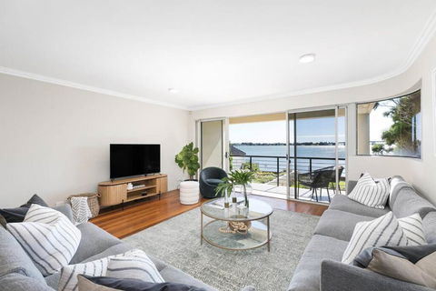 Waterfront Duplex 5 Bedrooms 5 Bathrooms - Accommodation Mount Tamborine 0