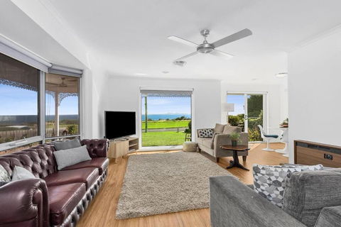 WATERFRONT - BAY VIEWS - Edgewater Springs - Accommodation Mount Tamborine 0