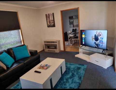 WI -FI- Netflix- Super Comfy 3 Bedroom Home With Massive 21Metre Driveway Space For Boat Or Caravan - Accommodation Mount Tamborine 1