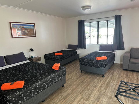 Winton Outback Motel - Accommodation Mount Tamborine 1