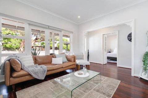Guildford Cottage By Swan Bnb Management - Accommodation Mount Tamborine 1