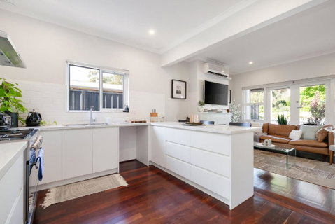 Guildford Cottage By Swan Bnb Management - Accommodation Mount Tamborine 2
