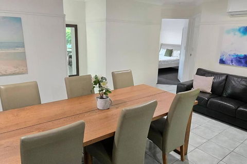 Relaxing Hamptons Style Home In Forest Lake - Accommodation Mount Tamborine 1