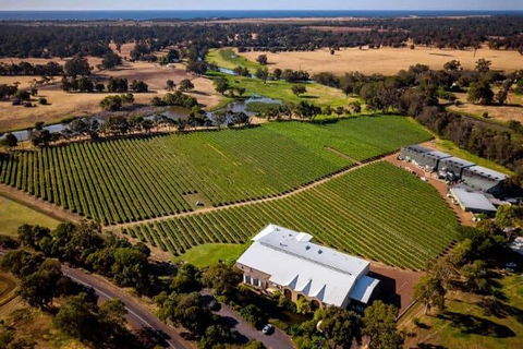 Busselton Jetty + Train Ride + Winery + Scenic Drive Full Day Tour - Accommodation Mount Tamborine 3