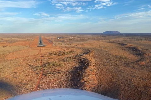 Scenic Flight: Uluru Rock Blast - Accommodation Mount Tamborine 4